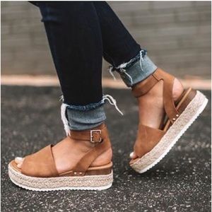 Soda size 9 platform sandal